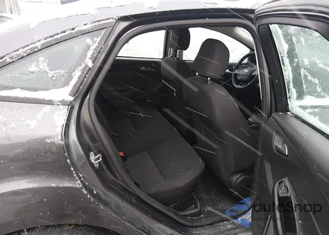 2017 Ford Focus Se z USA, uszkodzony, nr VIN 1FADP3F21HL335730